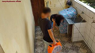 omg this hotwife rides plumber's big cock while hubby works 😏🍆