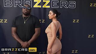 Hey, Violet Myers flashes her asshole to paparazzi in Brazzers!