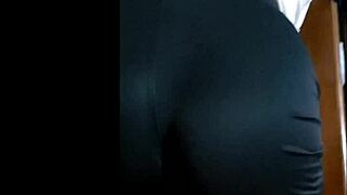 Doña Mary In Rico Shorcito Shows Off Her Massive Culote So Deliciously!