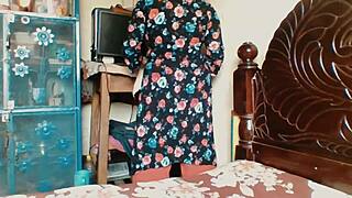 Indian Bangladeshi amateur gets surprised in homemade group doggystyle session