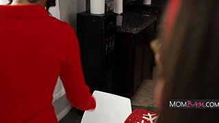 Group dives into sextoys and sympathy with Daisy Fuentes, Juniper Ren, David Lee