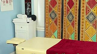 I feel so aroused by pretty masseuse giving oral cumshot bliss