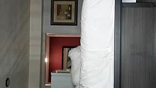 threesome action with chocolate and sexi thick 😏🍫