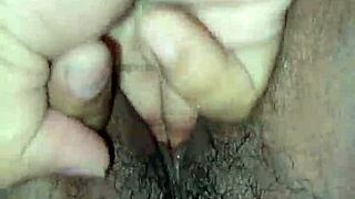 Sacándole La Lechita A Mi Gordagolosa776 With Intense Squirting Action In Detailed Close-Up Sequence.