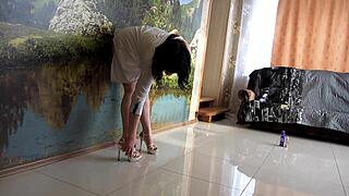 Milf masturbates ass and pussy in heels 😍