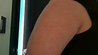 chica abandonada por novio recibe ayuda de extraño terminando en sexo duro con ebony bbw en oficina