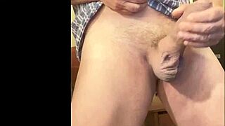 Subtle exercise routine to thicken the cock solo