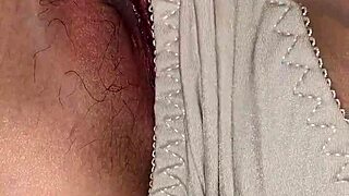 Xoa hột le with my Asian girlfriend and her friend.