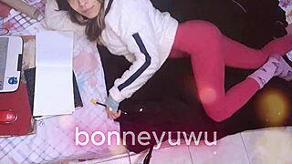Check out Bonneyuwu looking beautiful and petite on the bed, showing off that cute ass while studying