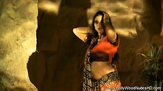 Exotic Bollywood Lover Dances Nude!
