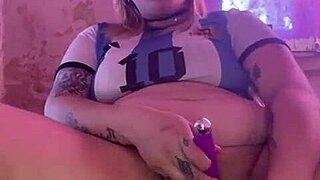 see argentinian blonde beauty masturbate solo until she squirts