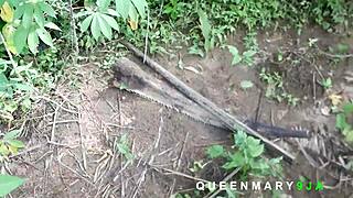 I met her in the bush fetching firewood while I was harvesting palm fruits, I helped her and she rewarded me with a good fuck