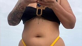 Swollen Pussy In Tight Yellow Bikini Draws Attention On USA Beach!