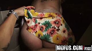 stranded ebony amateur teen 18+ julie kay flashes ass for outdoor pickup blowjob sex tape