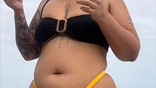 Swollen Pussy In Tight Yellow Bikini Draws Attention On USA Beach!
