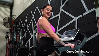 Intense Blowjob Session From Curvy Gym Trainer With Ripped Clothes