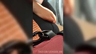 madura culona struts in tight leggings on the usa street