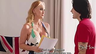 I skipped college because I'm so into you, mature blonde lady - Elias Cash, Wendy Raine