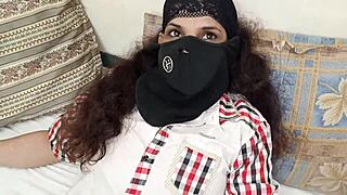hot desi maid satisfies master with intense pussy fucking in muslim fetish style! 🧕💦