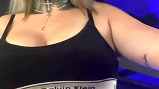 Working out at the gym on Avenida Paulista got me so hot with sweat dripping down to my wet spot! 💦🏋️‍♀️