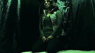 Mandy Mynxx meets stranger for quick ride in his van