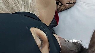 Ela me chamou pra ver a lingerie e fodi a rabuda com meu pau grande no cu apertado dela.