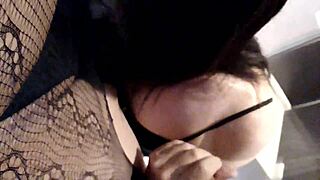 andrea rojo chats about experiences with two friends in a casual meetup