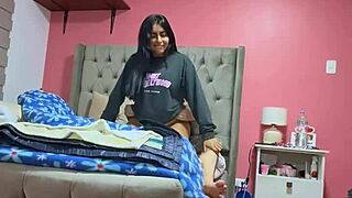 Hey, my girlfriend's parents left us alone at home and we had real homemade fun riding cowgirl style! 🔥🍑