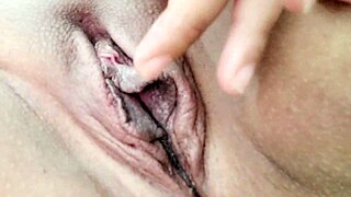 I can't believe Paty in her bikini - save this video and send it to my friend Matheus for some real fun.