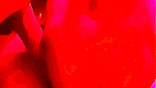 Fodendo uma gostosa brasileira com raba grande na praia em pov