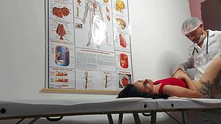 Ginecologista examines patient intimately