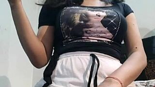 indian girl performs live video 😊