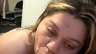 Rica dives into milf masturbation in the room