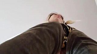 fetish feet worship with elza koms in domination play