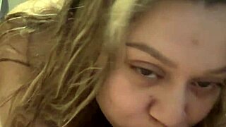 Rica dives into milf masturbation in the room