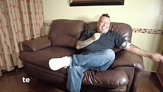 Estudiante universitaria comes for her casting with lingerie blowjob and creampie in bedroom.