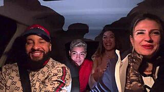 uber mulher pega um casal de lesbica no aeroporto de guarulhos e acabam fazendo a maior putaria dentro do carro todos se chupando e se melando