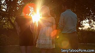 Horny babes sharing cock in threesome 😈