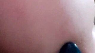 i'm tryin to stretch my asshole with this dildo but its so bigg