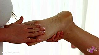 How does Pussykat lure Jenny Glam into fingering and licking in this sensual Asian lesbian seduction by Sapphix?