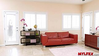 peeping the smoking hot curvy milf neighbour in fishnets 😍