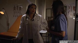 Latina doctor convinces nurse to cooperate and avoid issues in hospital