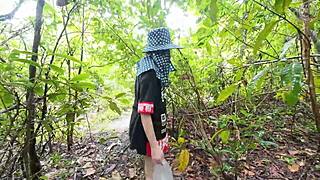 i thai girl walkin showin pussy on roadside with clear thai sound