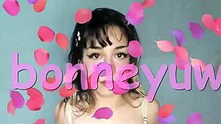 Bonneyuwu, check out these 10 cute pigtail pics and that sexy video in pink!