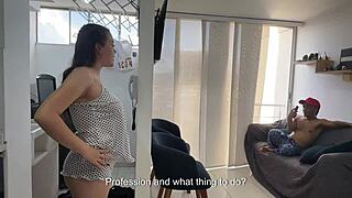 Чтоб не пилить друга за грязь, прошу засунуть огромный хуй в мою узкую пизду и залить кремовым молочком