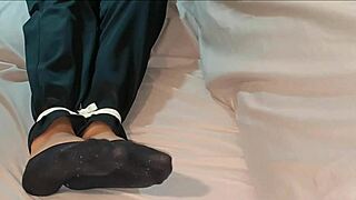 Hey, this is me trying self bondage with socks and getting all tied up before napping 😴🔗