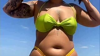 hoje eu tô afim de mamar vários na praia!