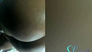 primeira vez dela... levou ferro no cu e gozada na buceta, vídeo amador real!