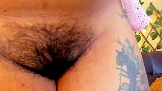 CARA LINDA Tetas Grandes Lactating Milk Solo Play!