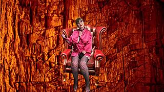 granny peggy sue delivers intense close-up cocksucking action